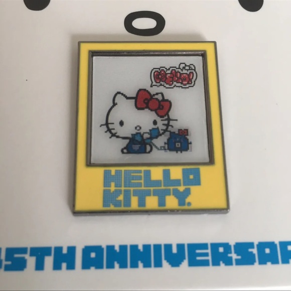 New Sanrio Friend of the Month Pin Hello Kitty Telephone JULY 2019 45th Annivers - Picture 2 of 5
